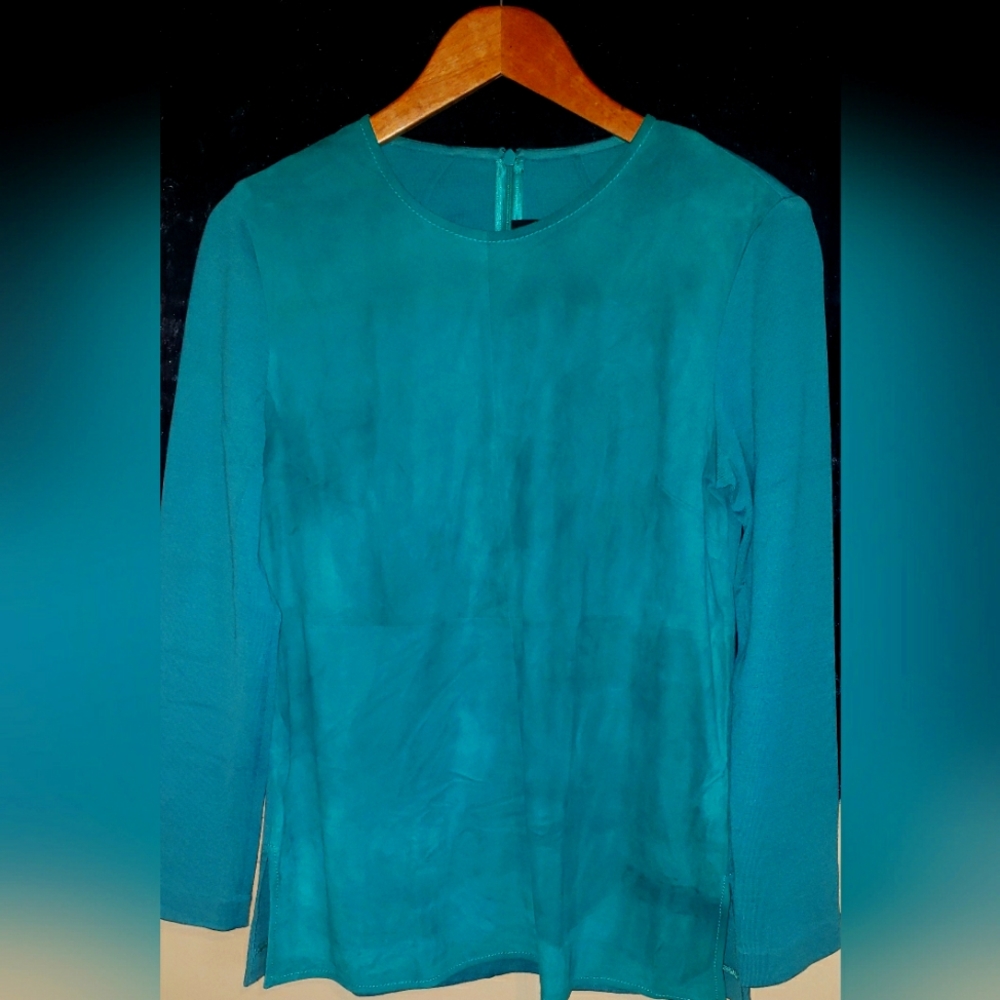 St. John. Sz 6. Teal suede pull over